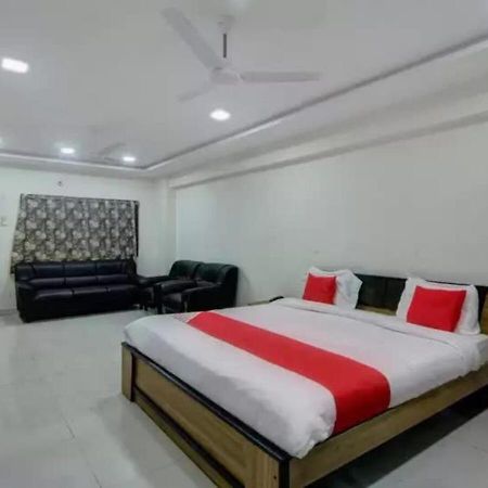 Raichur Hotel Santoshi Hometel מראה חיצוני תמונה