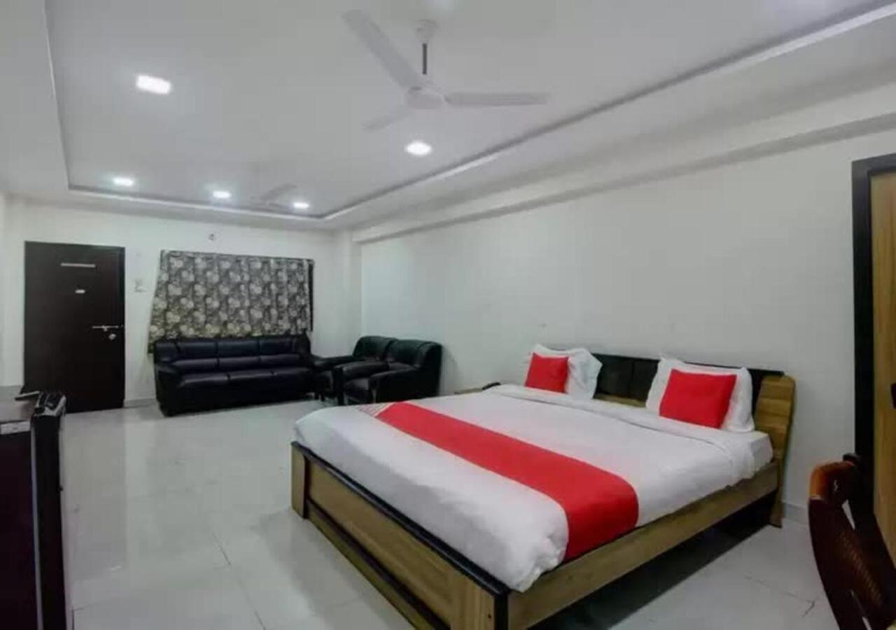 Raichur Hotel Santoshi Hometel מראה חיצוני תמונה