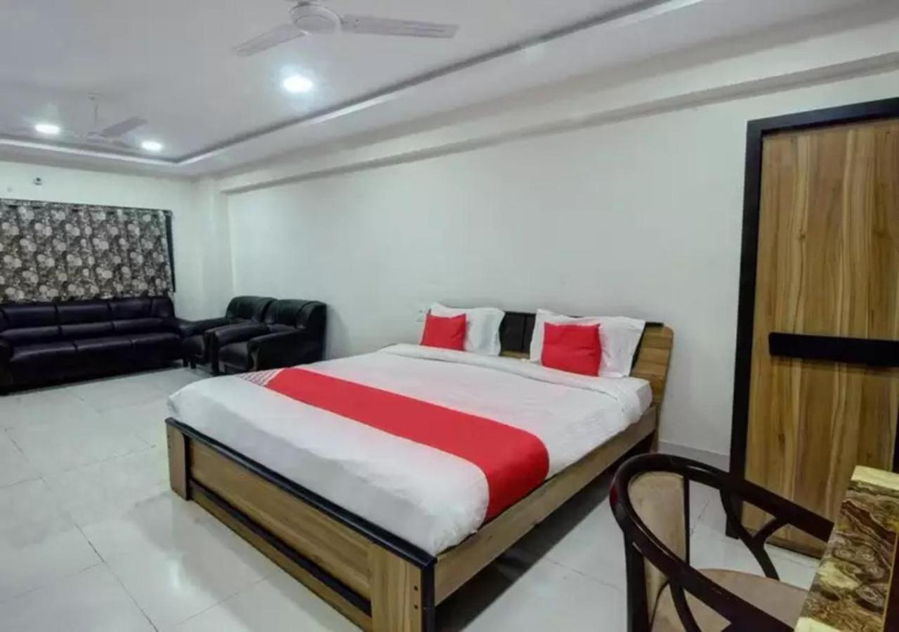 Raichur Hotel Santoshi Hometel מראה חיצוני תמונה