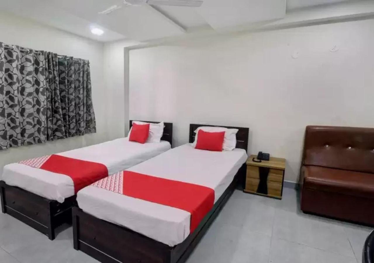Raichur Hotel Santoshi Hometel מראה חיצוני תמונה