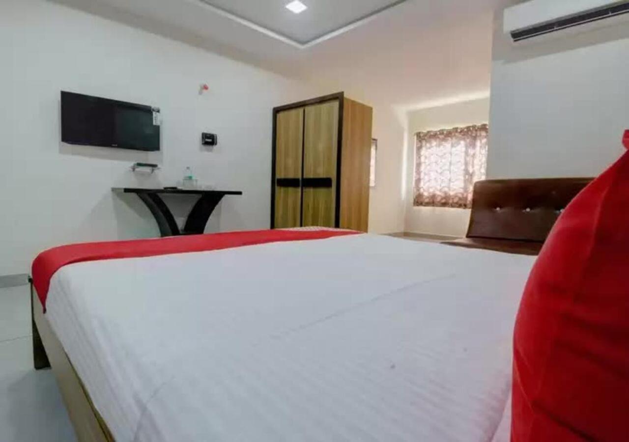 Raichur Hotel Santoshi Hometel מראה חיצוני תמונה