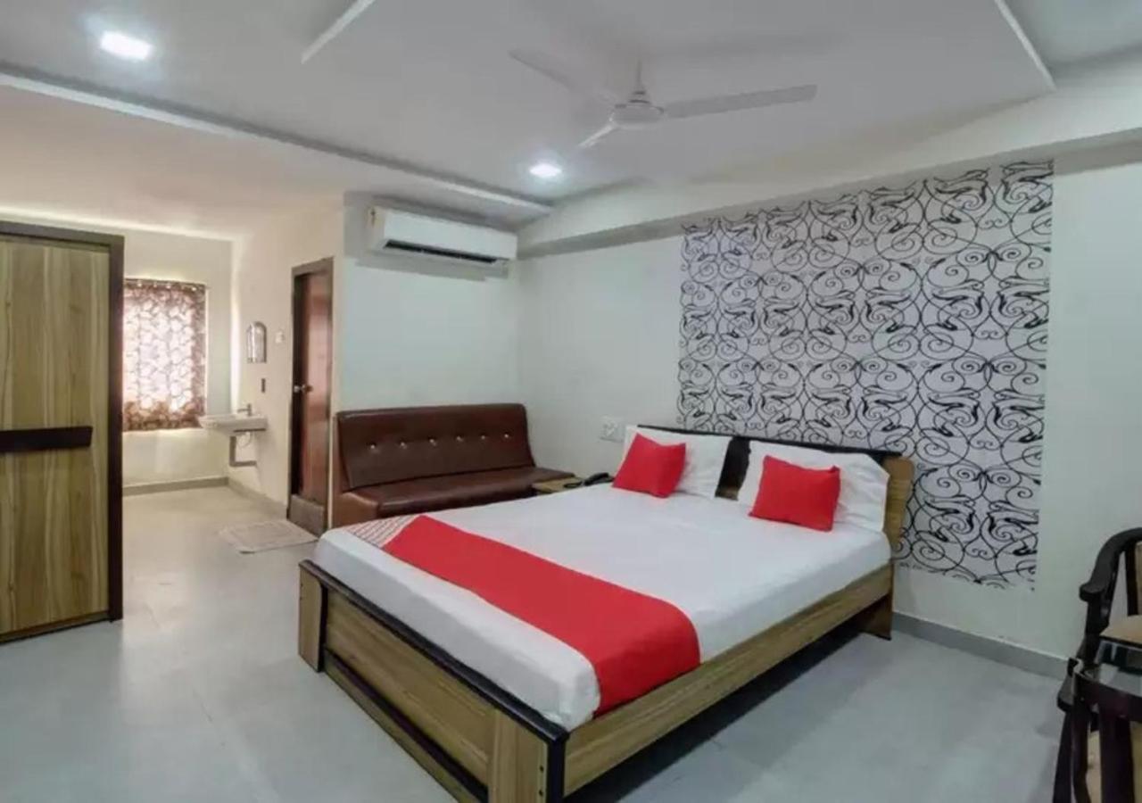 Raichur Hotel Santoshi Hometel מראה חיצוני תמונה