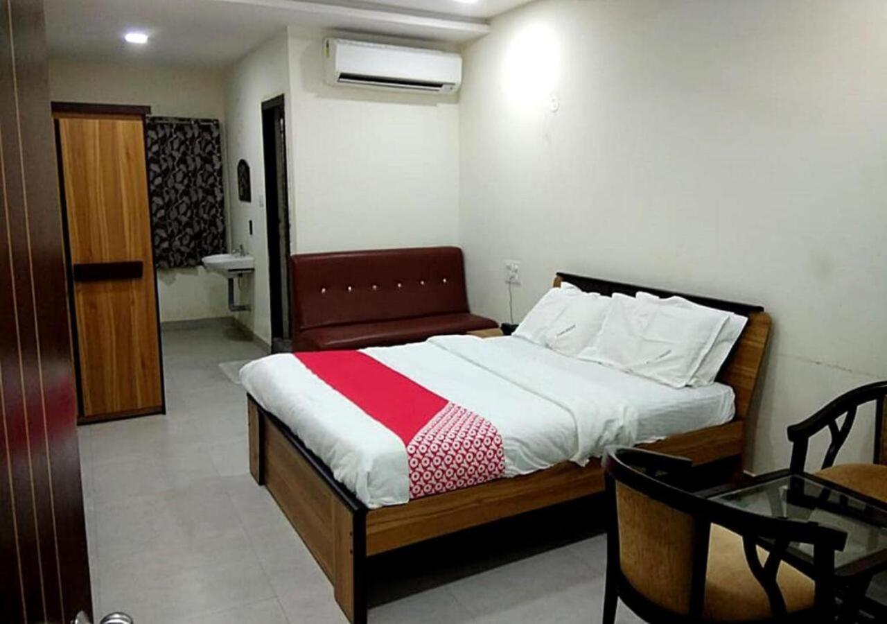 Raichur Hotel Santoshi Hometel מראה חיצוני תמונה