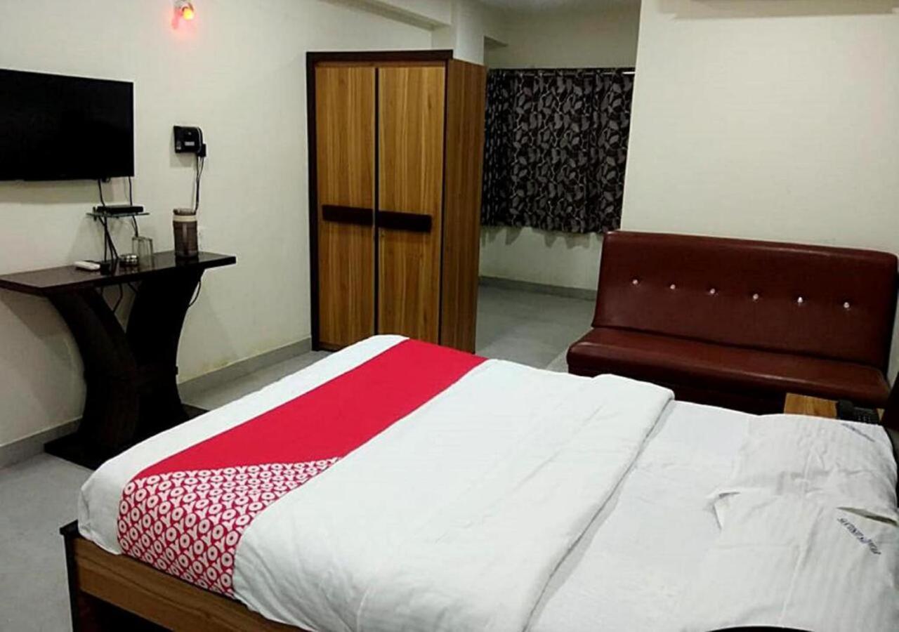 Raichur Hotel Santoshi Hometel מראה חיצוני תמונה