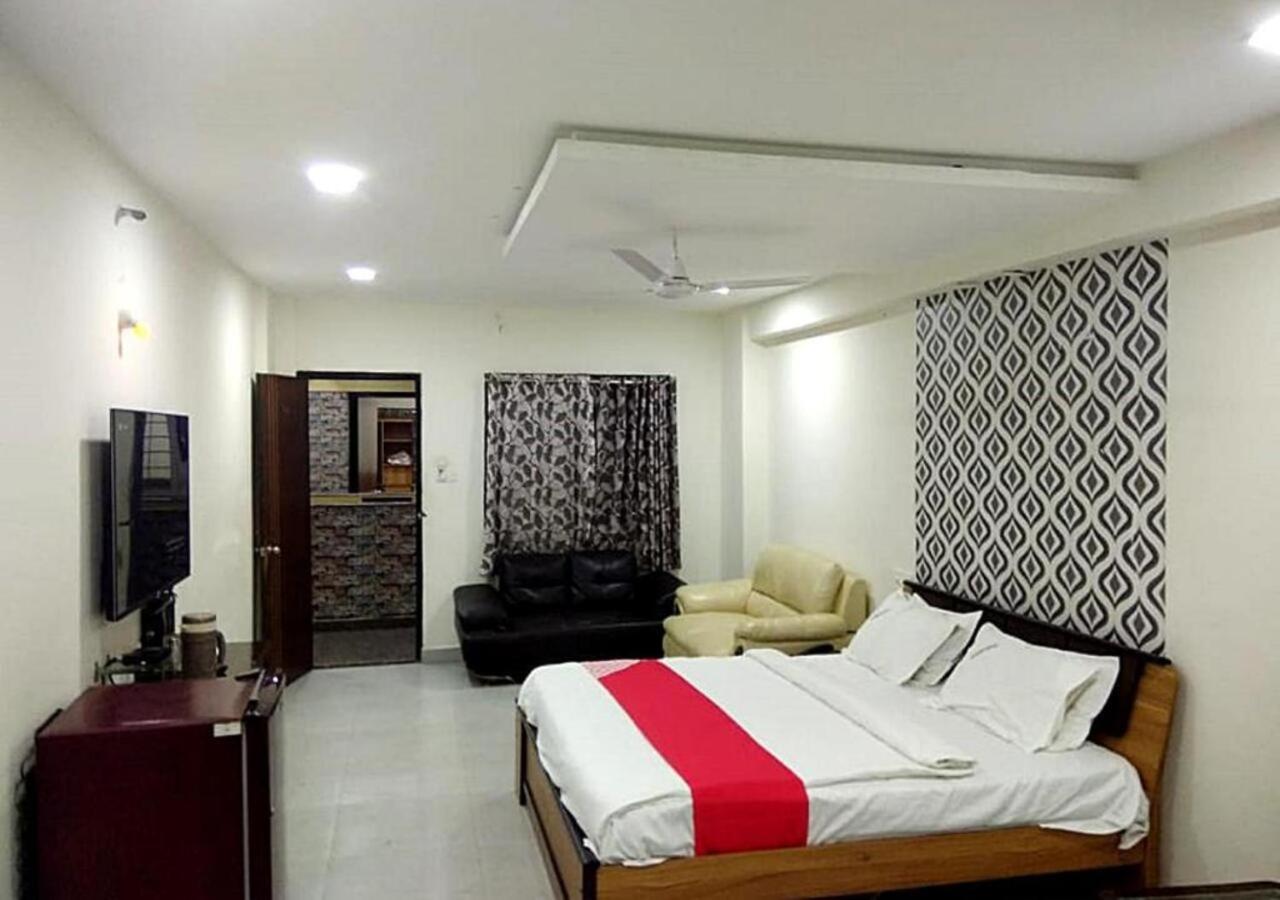Raichur Hotel Santoshi Hometel מראה חיצוני תמונה